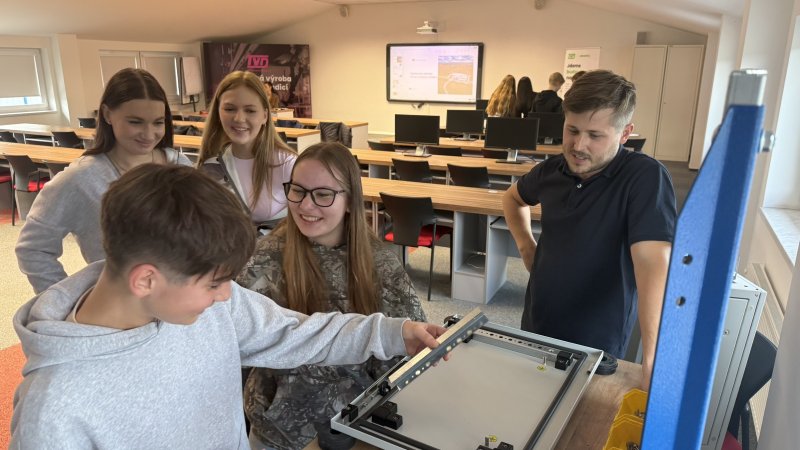 Žáci ZŠ Slavičín objevují svět moderní výroby